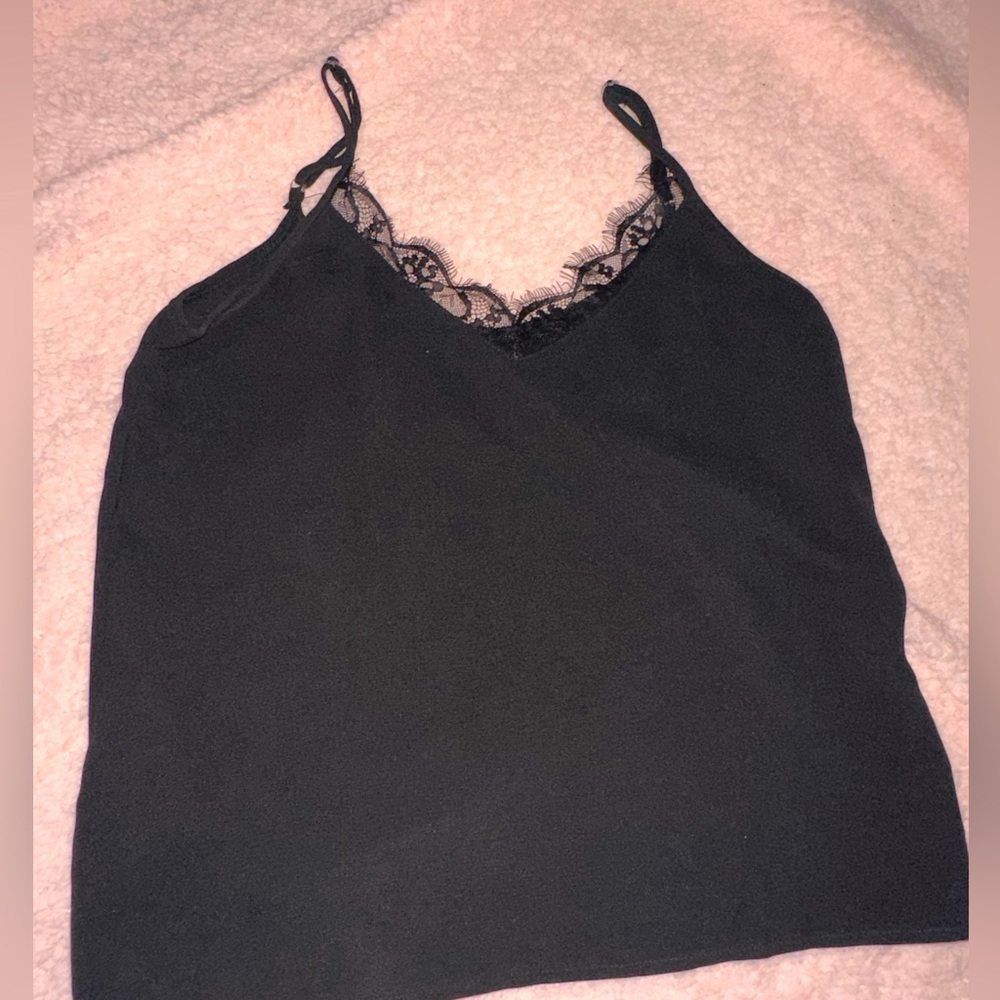 Black lacy top 🖤